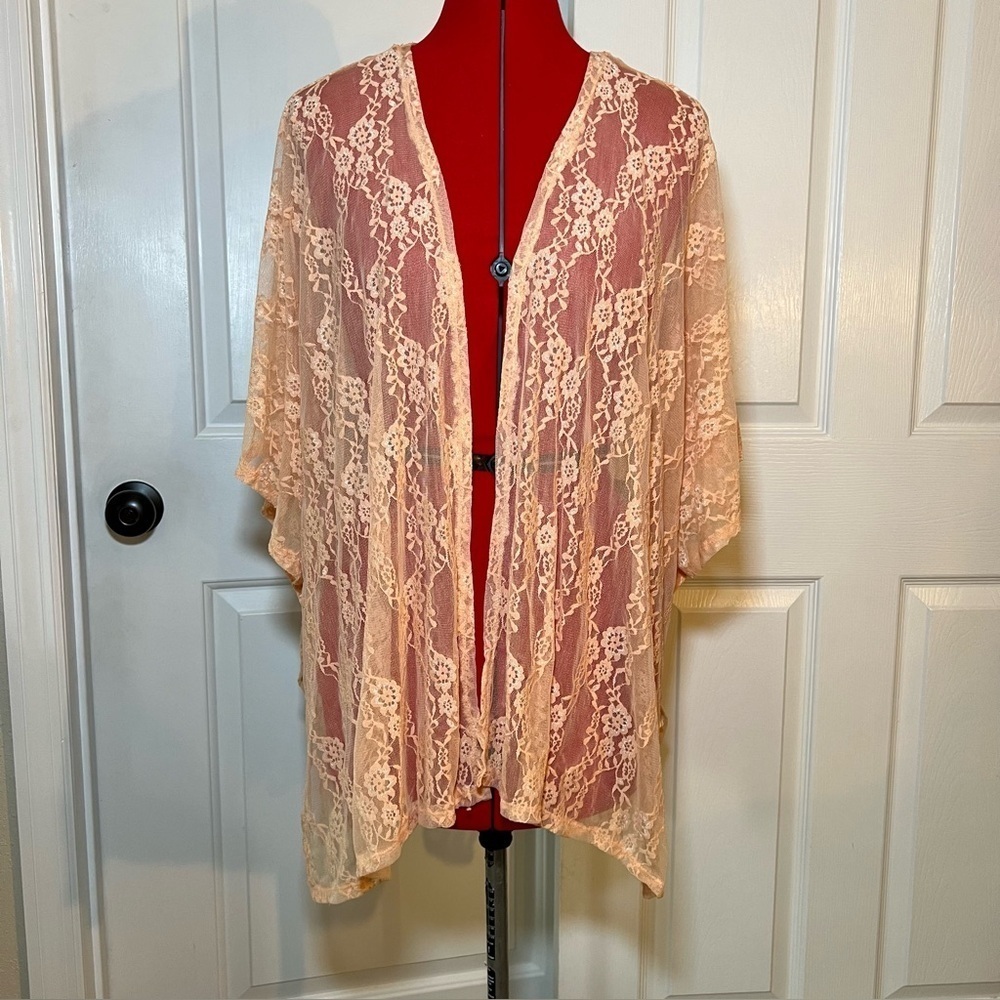 Andree by Unit Full Lace Kimono Peach / Orange Women’s Medium